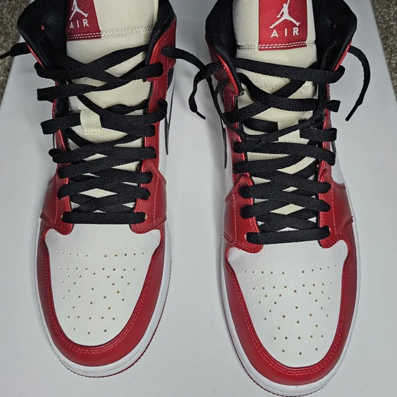 Mid AIR JORDAN1 CHICAGO 2020 WHITE HEEL RED/BLACK 554724-173 worn once no box - Picture 1 of 12